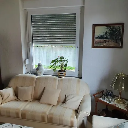 アパート Majo - Rustikal & Entspannt Perfekt Fuer Arbeit Oder Auszeit ゾーリンゲン